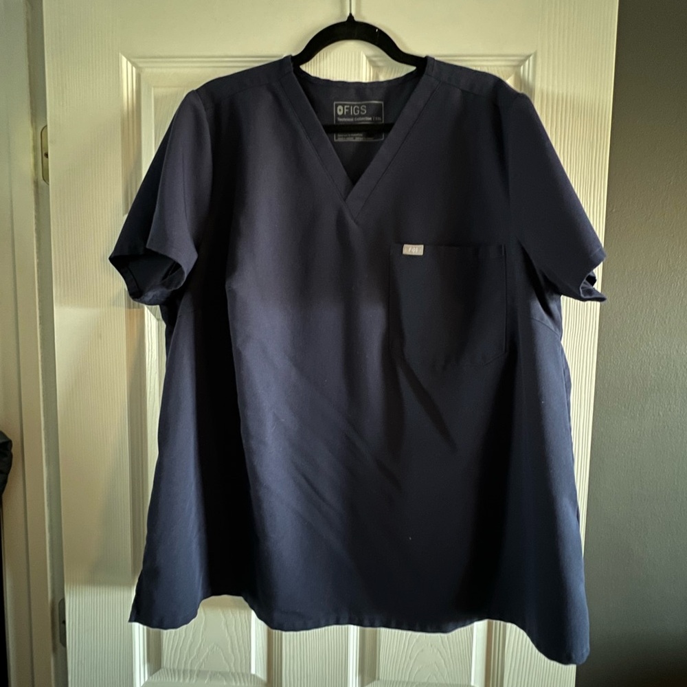 Figs Women’s Navy Blue Scrub Top